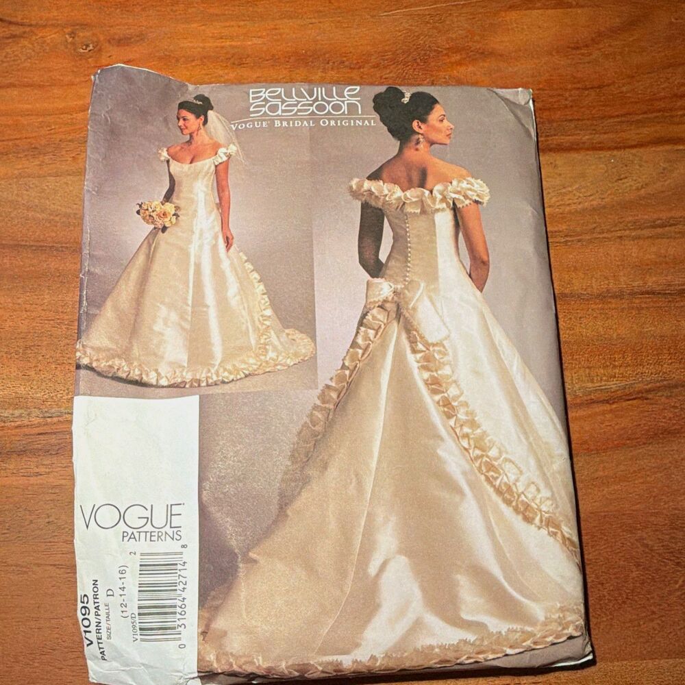 Vogue Patterns V1095 Bridal Wedding Dress Sewing Pattern Size 12-16 Plus Uncut